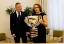 Trofej pro mistry světa vystavena na magistrátu hlavního města Prahy